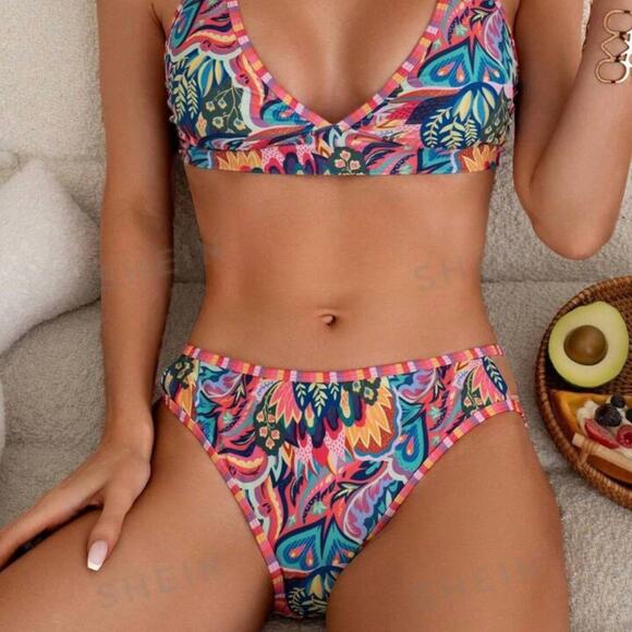SHEIN Women's Bikini Set Boho Floral Print Swimsuit Size Small NWT - Picture 3 of 13